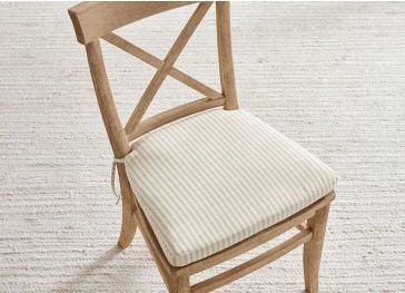 Almofada quadrada para cadeira com renda