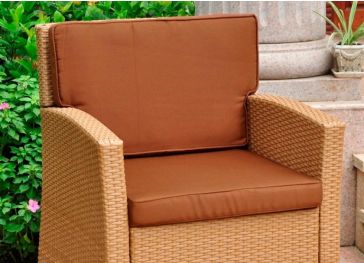 Almofada externa com encosto e renda à esquerda