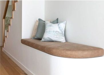 Capa quadrangular semicircular direita