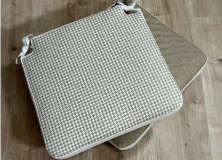 Capa para cadeira quadrada com 2 recortes Capa para cadeira quadrada com 2 recortes